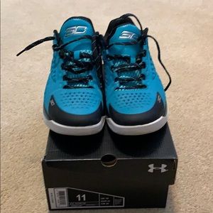 Men’s under armor sneakers